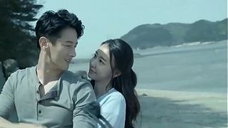 Молодые корейцы трахаются на природе